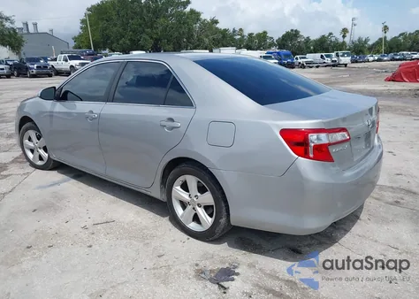 2014 Toyota Camry Le z USA, uszkodzony, nr VIN 4T1BF1FK7EU452271